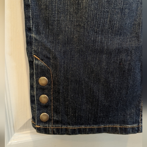 Talbot Stretch Women's high rise blue medium wash jeans Capri button snap sz 10 - Picture 5 of 9